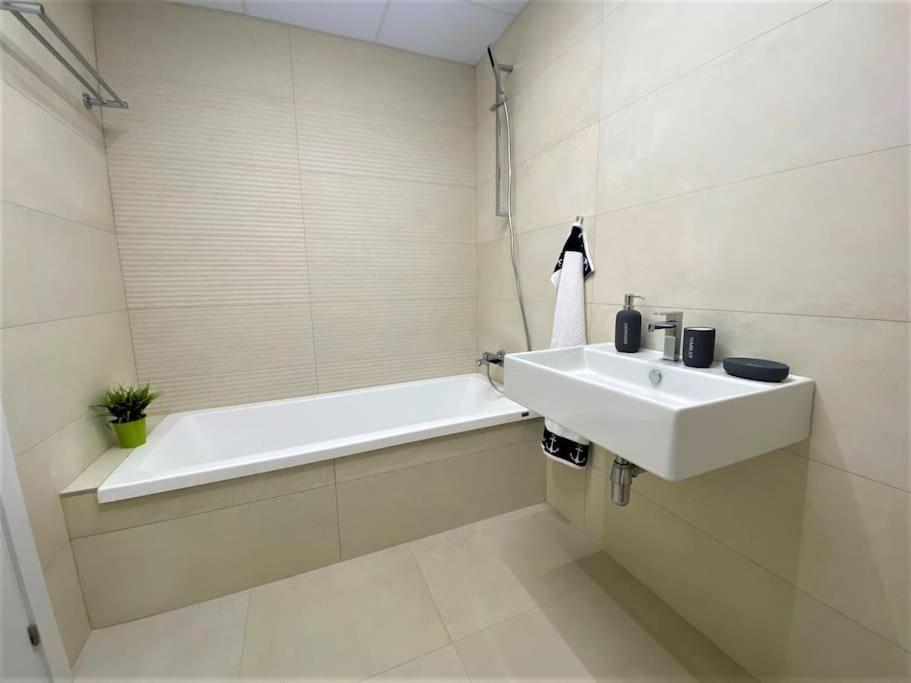 Luxurious Penthouse With Huge Panoramic Terrace Apartment San Roque  Exterior foto
